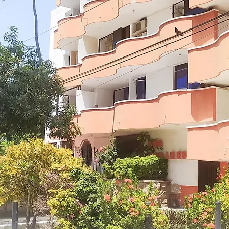 Velero2H Col Company Aparthotel